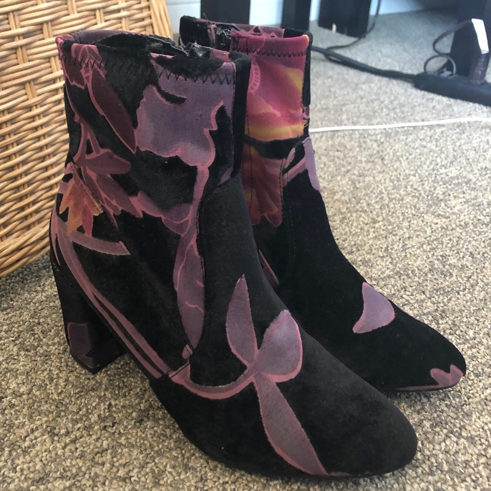 Steve Madden Heeled Booties